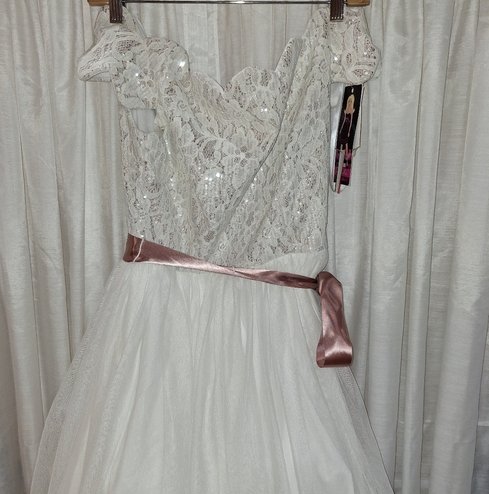 NEW-Blondie Nites Mini Off The Shoulder Dress Sz 5